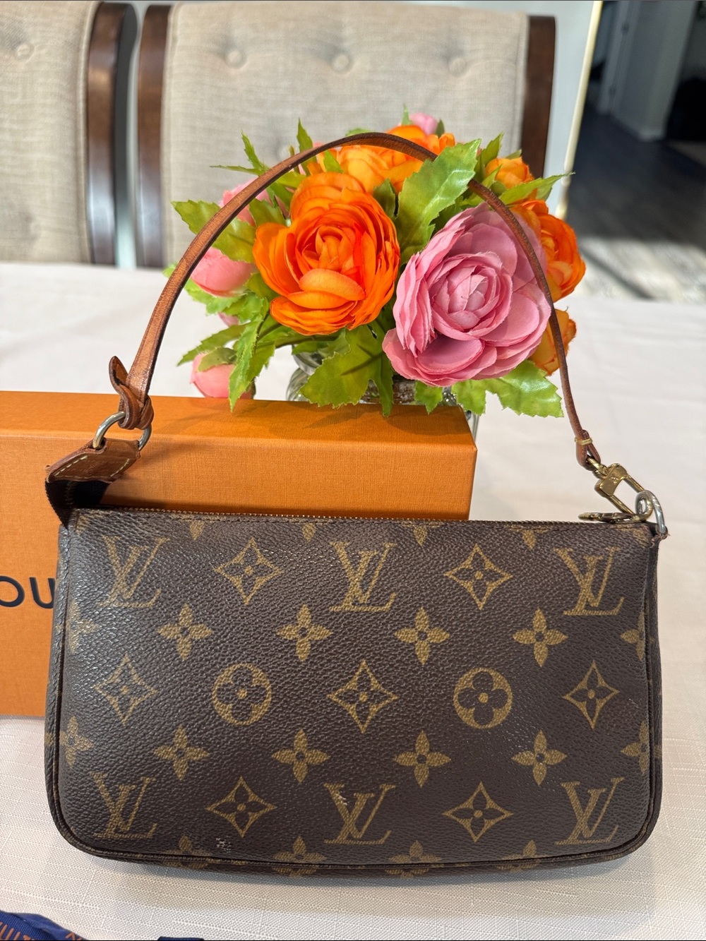 Authentic Louis Vuitton Monogram Pochette - Picture 3 of 12
